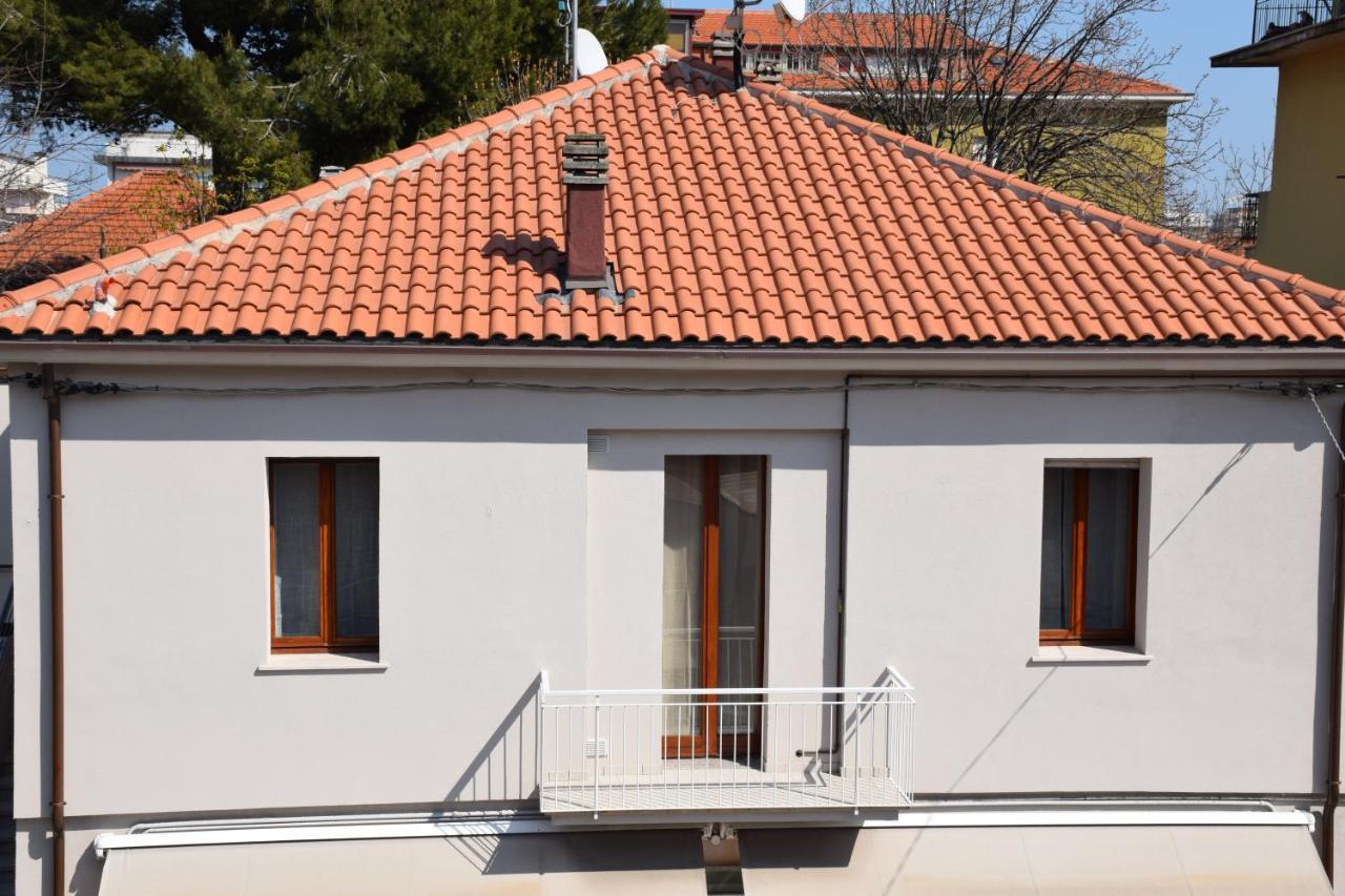 Good House- Ampio Appartamento Vicino Al Mare Rimini Exteriör bild
