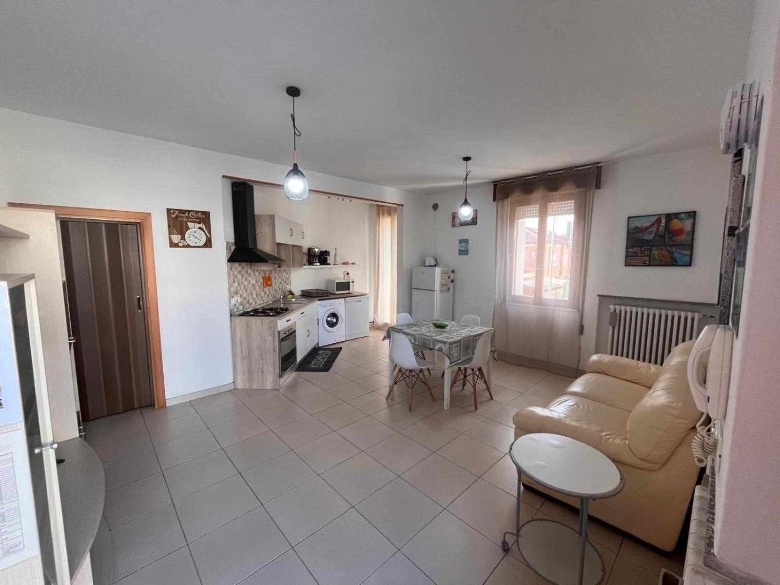 Good House- Ampio Appartamento Vicino Al Mare Rimini Exteriör bild